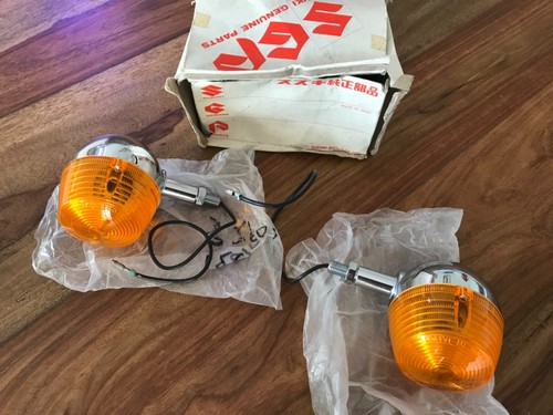Suzuki T 500, 2 neue Blinker / NOS front turn signals, 2 Stück / 35601 15610