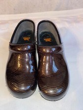 Dansko Work Wonders Slide On Clogs Brown Wave Patent Leather 40EU Womens 9-10 US