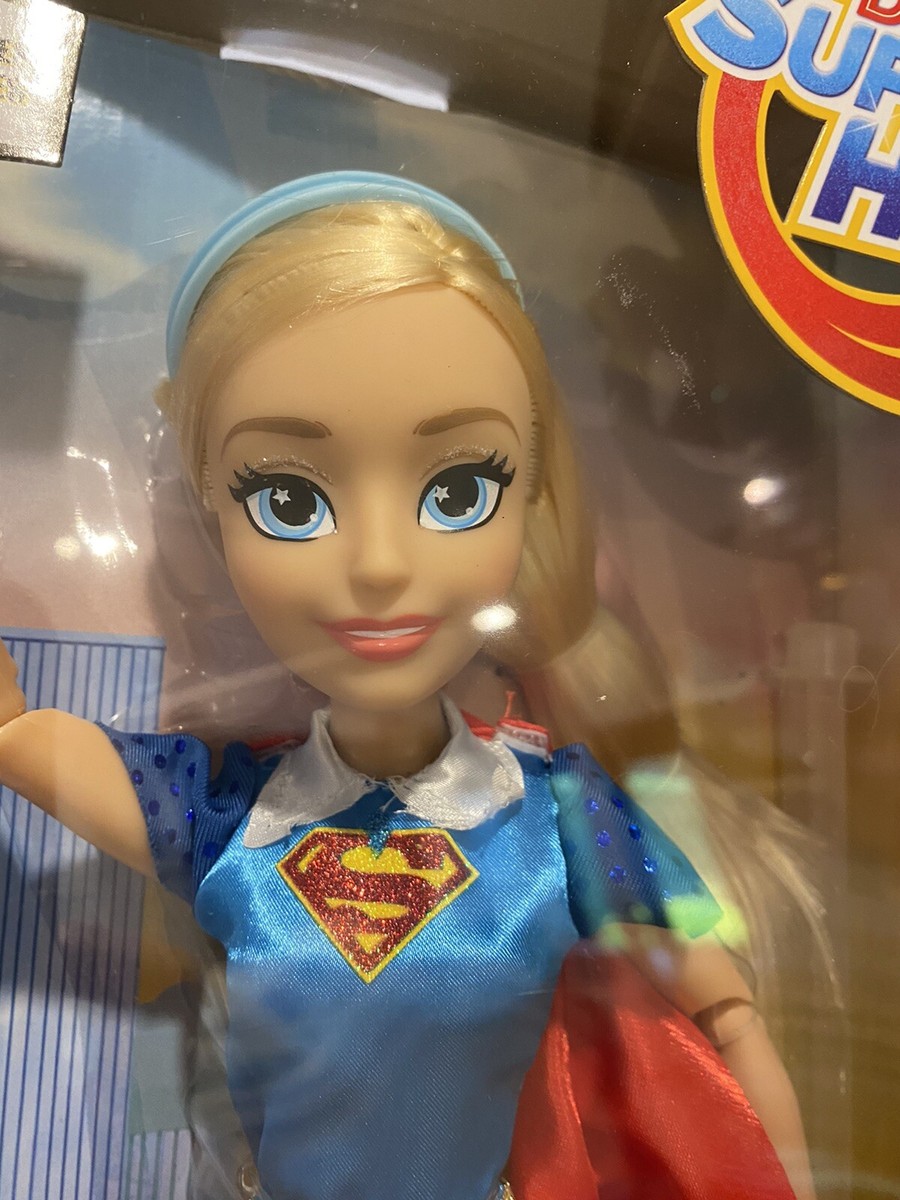 Comansi Personaggi Super Hero Girls – Statuina SuperGirl, 9 Cm, Collezione DC Comics, Dipinta A Mano, Y99116