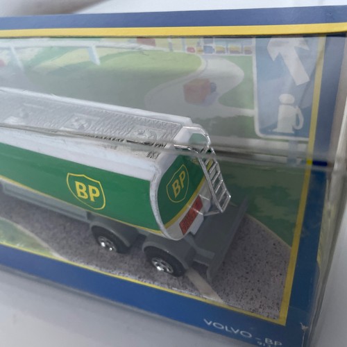 VINTAGE 1992 - CORGI 91341 - VOLVO - BP TANKER - NEW - Picture 10 of 12