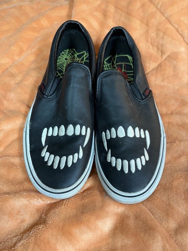 Men’s Vans  Teeth, Size 10