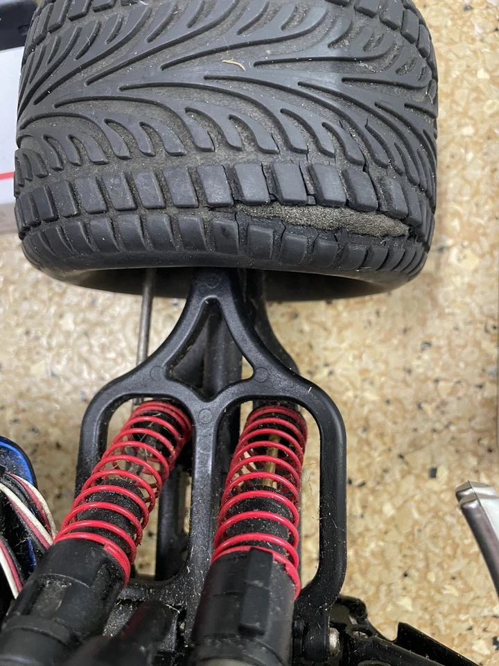 Traxxas T-Maxx RC Monster Truck 4910 - Image 3 of 4