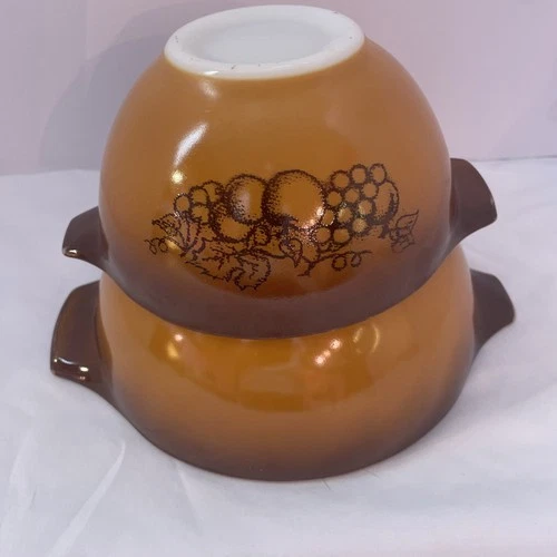 Vintage Pyrex OLD ORCHARD Brown Fruit Motif Cinderella Mixing Bowls 441  & 442