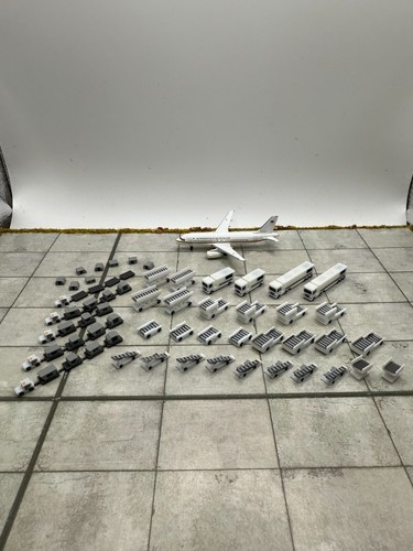per Herpa Wings 1:500 60+ Cargo Vehicles Set Large GSE/Aeroporto Accessori - Foto 15 di 22