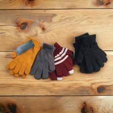 6 pairs of Womens one size gloves