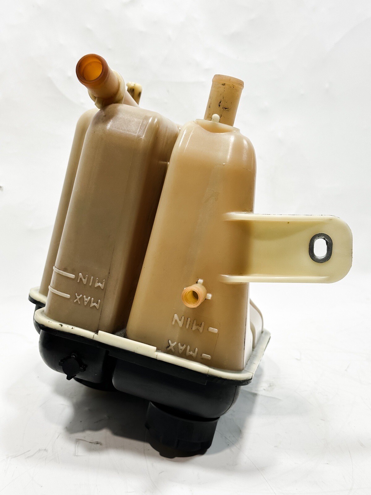 2014-2021 MASERATI QUATTROPORTE 3.0L ENGINE COOLANT EXPANSION TANK RESERVOIR