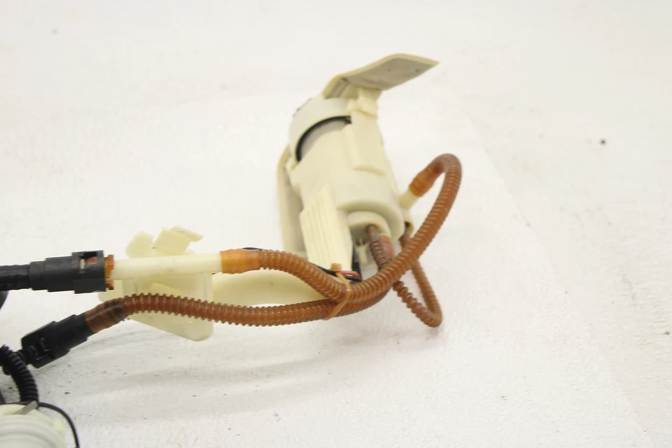 Harley-Davidson Electra Road Street Glide 2012-2017 bomba de combustible con placa superior Foto 4 de 4