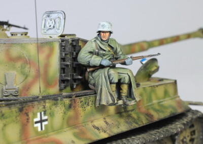 Dragon WWII German Winter Panzer Riders 1943-44 Figures in 1/35