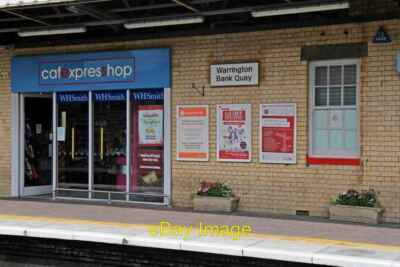 Foto 6x4 Cafe Shop, Warrington Bank Quay Bahnhof von pla c2014 gesehen