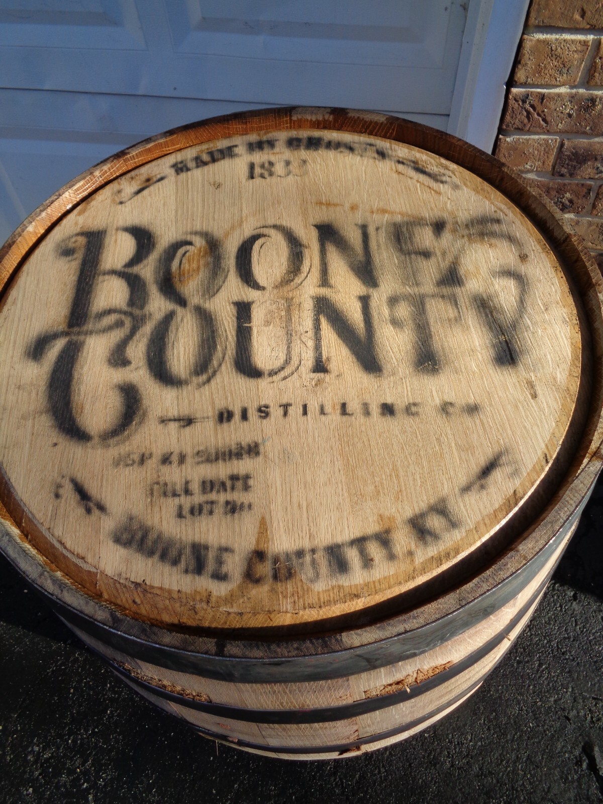Oak Bourbon Whiskey Barrel BOONE COUNTY- KENTUCKY- Used whiskey barrel (ONE PC.)
