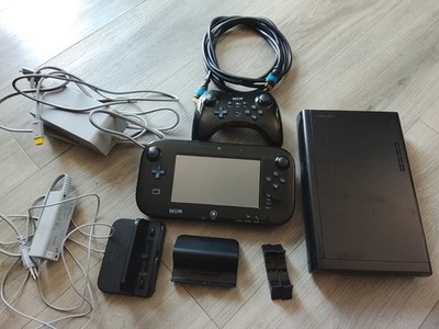 Nintendo Wii U Premium Pack 32GB Spielkonsole - Schwarz (2300132) + Pro Controll