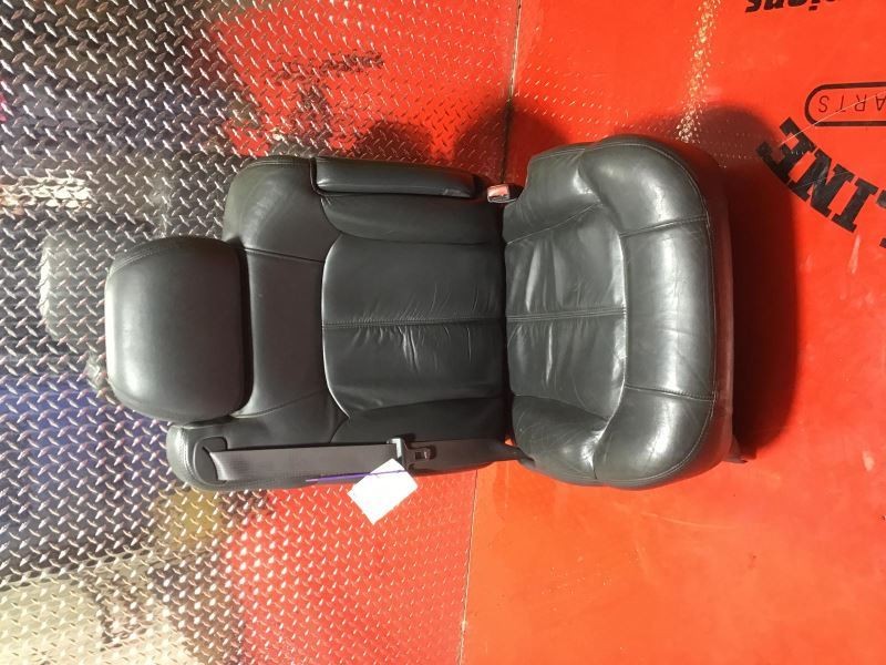 SILVRDO35 2001 Front Seat 603722