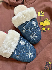 PEANUTS Snoopy Memory Furry Foam Holiday Slipper Sizes M/L Japan