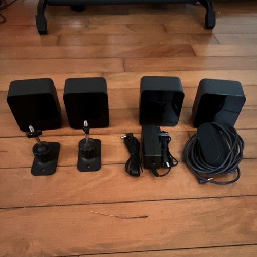 HTC Vive Base Stations 4 Pack w/ Mounts and Power Adapters (1 BROKEN, SEE DESC)