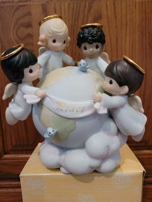 Precious Moments HIS LOVE WILL UPHOLD THE WORLD Figure 539309 Retired 1998