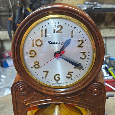 Mastercrafters Animated Carousel Mantel Clock Electric Analog 920