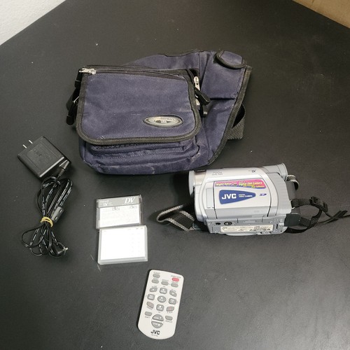 JVC Digital Video Camcorder GR-D70U With Bag Charger Battery Remote Parts Only - Picture 1 of 16