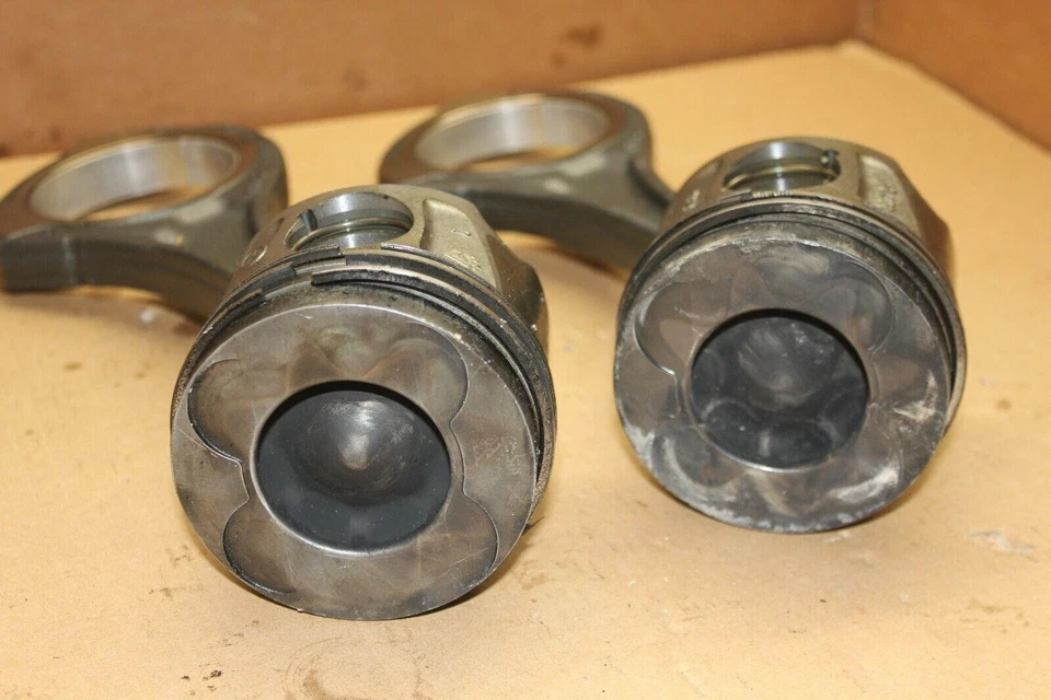 OEM 2010-2022 Sprinter 2500 3500 3.0L Left and Right Piston w/ bearings OM642 - Image 3 of 4