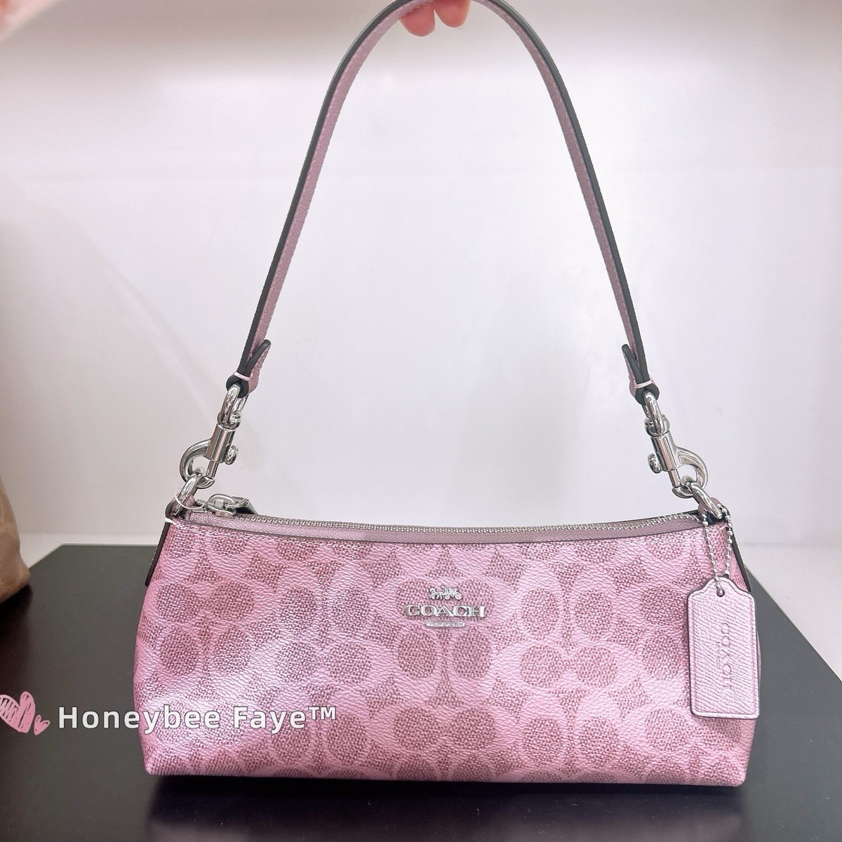 NWT Coach Charlotte Shoulder Bag In Signature Canvas CCl40 Pink