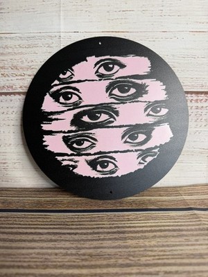 Rosa Multi-Augen Abstrakt Metall Wandrelief - Gothic Surreal Kunst Schild