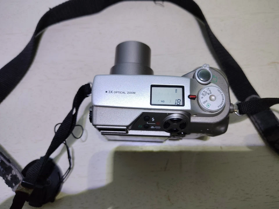 Olympus Camedia C-3020 Zoom Digital Camera & 128MB Card - Tested Works! - Image 4 of 4