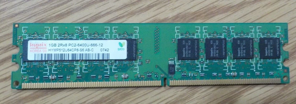 Hynix HYMP512U64CP8-S6 1GB RAM 2Rx8 PC2-6400U 666MHz (x2) - Image 2 of 4