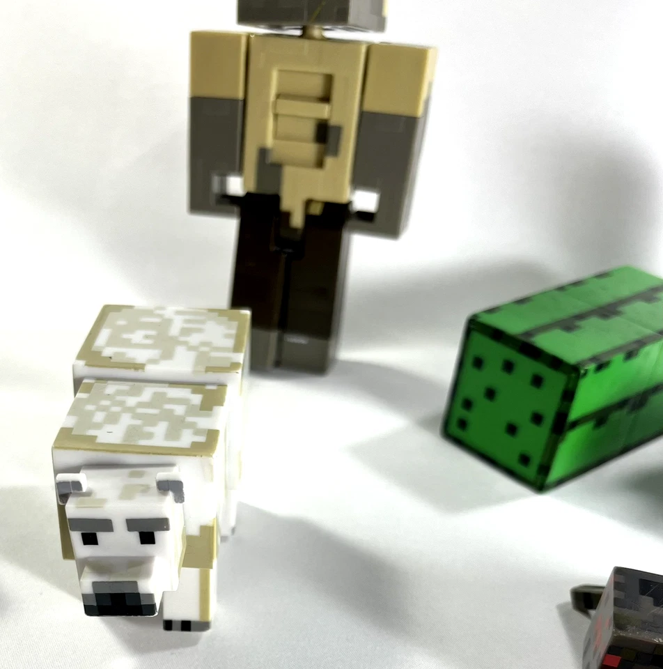Lote de 8 figuras de acción surtidas de Mojang Minecraft, animales y bloques de juguete Foto 3 de 4