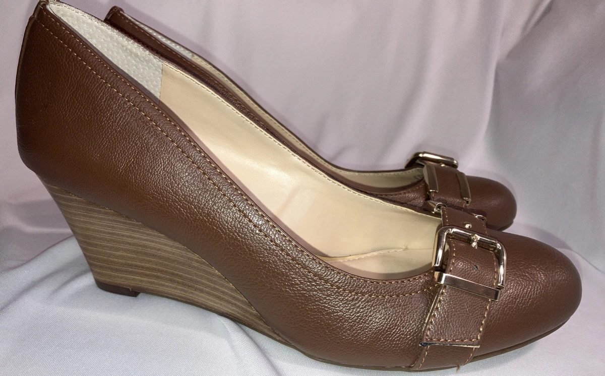 Jessica simpson closed toe best sale wedges