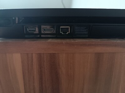 Sony PlayStation 4 Slim 500GB Spielekonsole - Jet Black