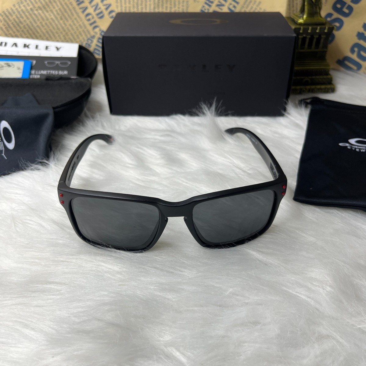 Oakley Holbrook Sunglasses Black Smoke Frame Red Logo Polarized