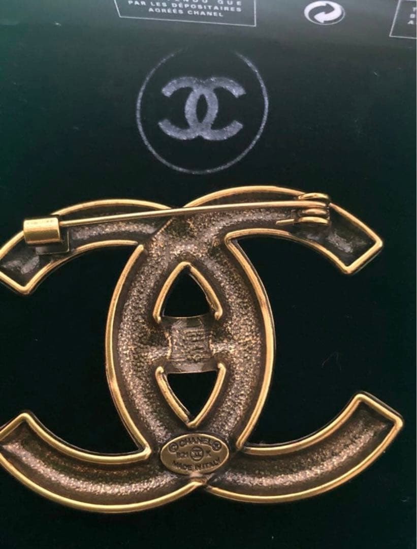 Chanel CC Logo Brooch Gold Tone Metal Paris Marked thumbnail 8