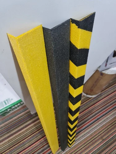 1400mm Outdoors 10x BLACK & YELLOW Anti Slip Stair Nose Fiberglass Stair Nosing - Picture 3 of 5
