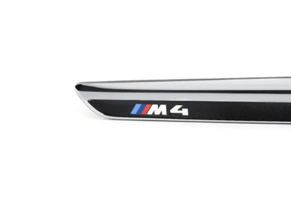 OEM BMW M4 GTS F82 F83 CABRIO CONVERTIBLE COUPE MOLDING RIGHT 超人気モデルシチズンプロマスターJY8074-11X