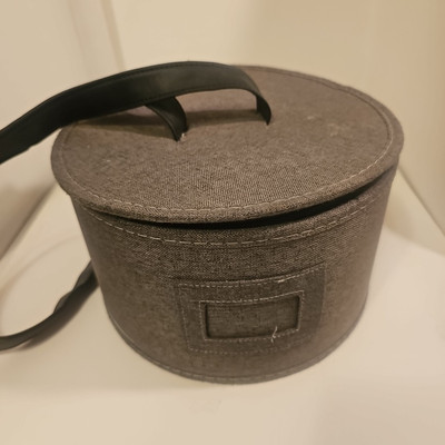 Round Dish Carrier 10 x 6 Inch Insulated zipper closure and front label holder