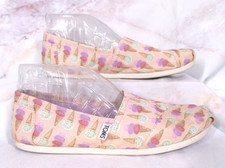 TOMS Flats Slip on Shoes Womens 8 Ice Cream Cone Pattern Spring Summer Fun VGUC