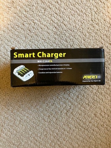 Powerex MH-C204FA AA / AAA Smart Battery Charger NiMH NiCD - Picture 6 of 7