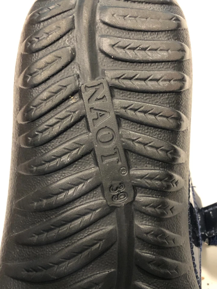 Zapatos para mujer Naot Kirei Maryjane 39 azul marino gamuza charol gancho y bucle planos Foto 3 de 4