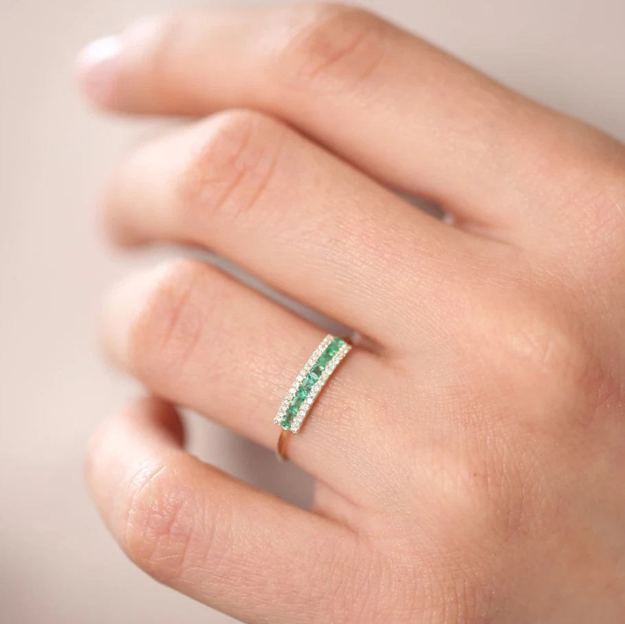 TIFFANY & CO. Anello in oro giallo 14 carati 585 anello memory smeraldo baguette brillanti diamanti VS