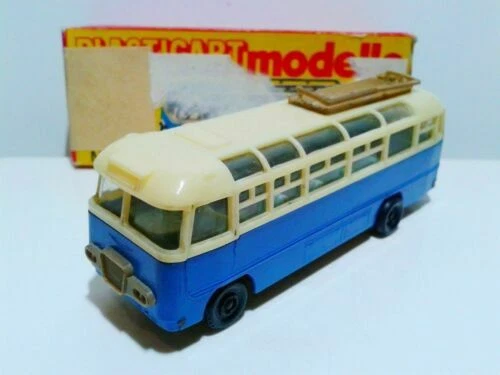 Modellautos, - LKWs & -Busse im Maßstab 1:87 Ikarus