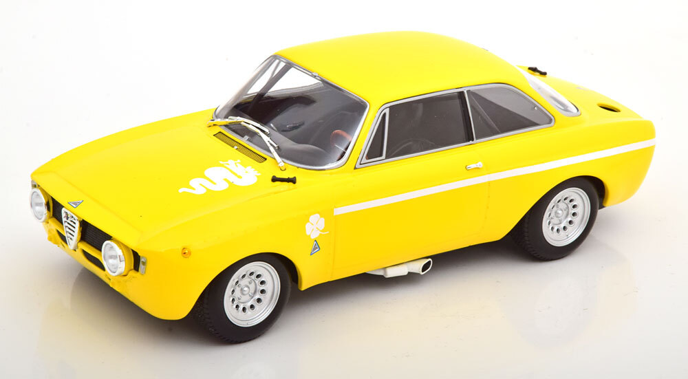 プラモデル　ALFA ROMEO GTA 1300 JUNIOR 1/24 Alfa Romeo Gta 1300 Junior 1971 Yellow White Minichamps