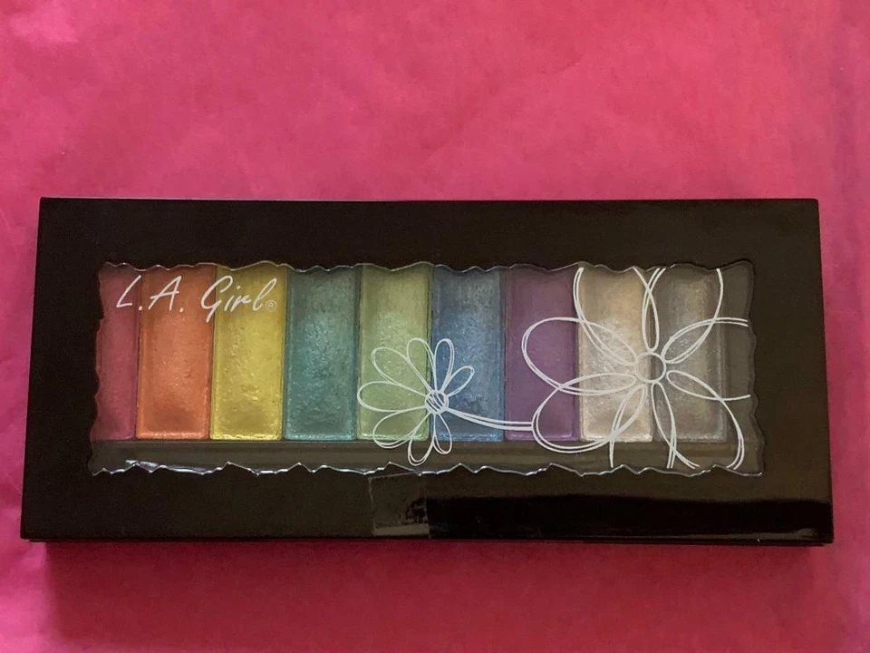 LA Girl HD10 Color Eyeshadow Palette- 1 set of 3 Different Palette for $14.99!!! Foto 2 de 4