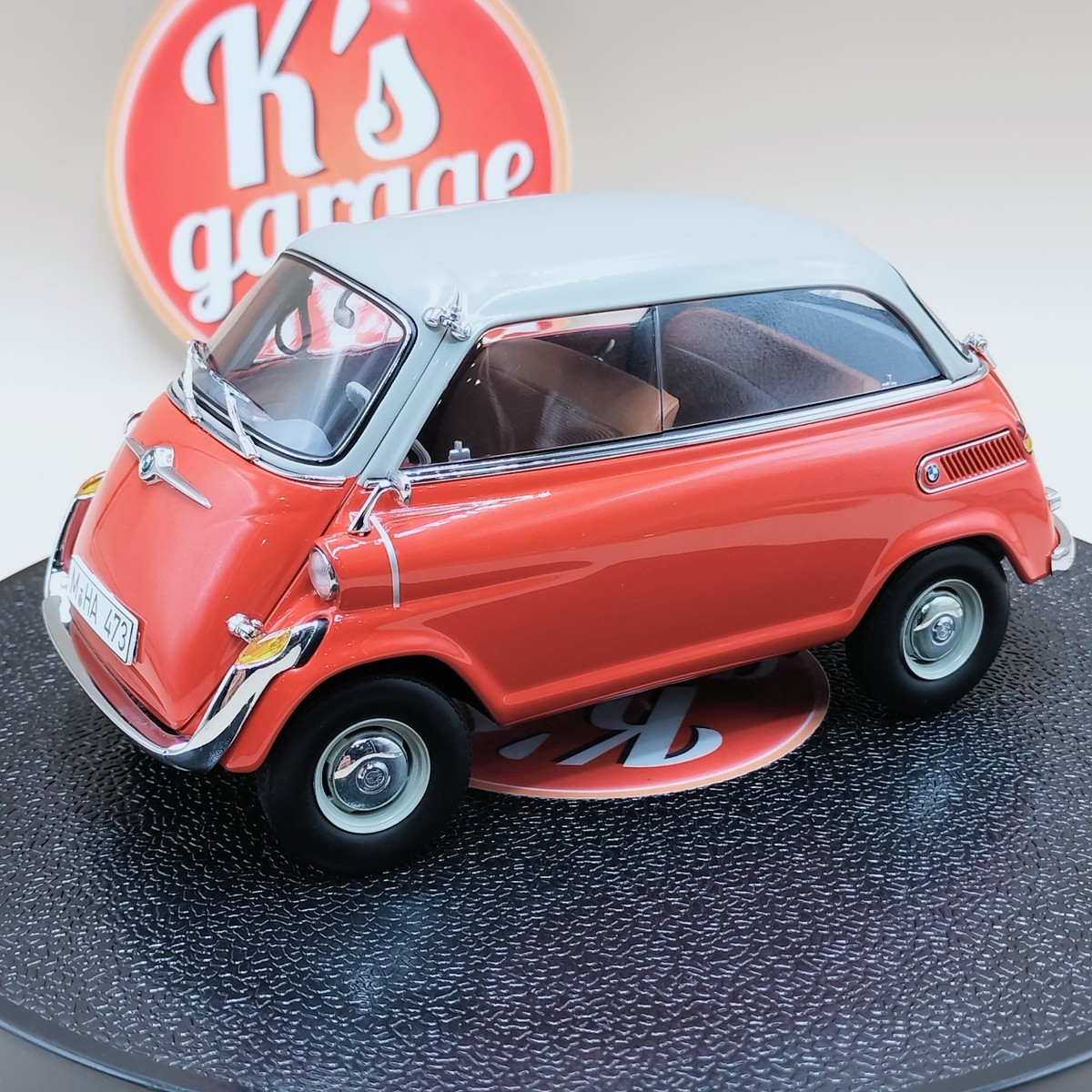 AUTOart 1/18 BMW 600 1957 Red OHV Isetta Millennium diecast metal