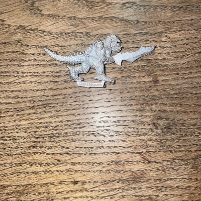 Harlequin Miniaturen Echse Mit Schwert
