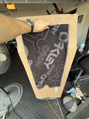 Oakley B1B Repeat Towel Black