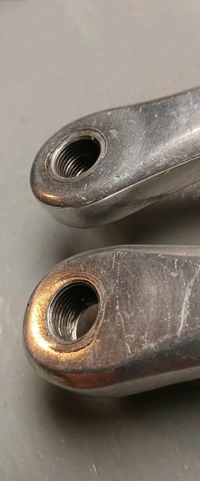 Juego de bielas Sugino VP 175 mm 110/74BCD triple 52/42/26 con protector de base Sugino Crown Foto 4 de 4