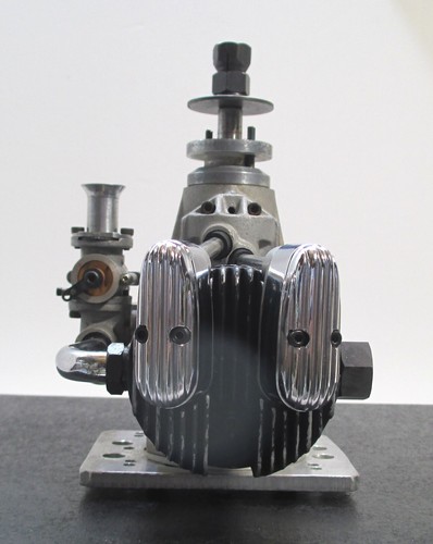 SAITO FA-270T 45cc flat twin 4 stroke glow engine with muffler for R/C airplane - Picture 7 of 23