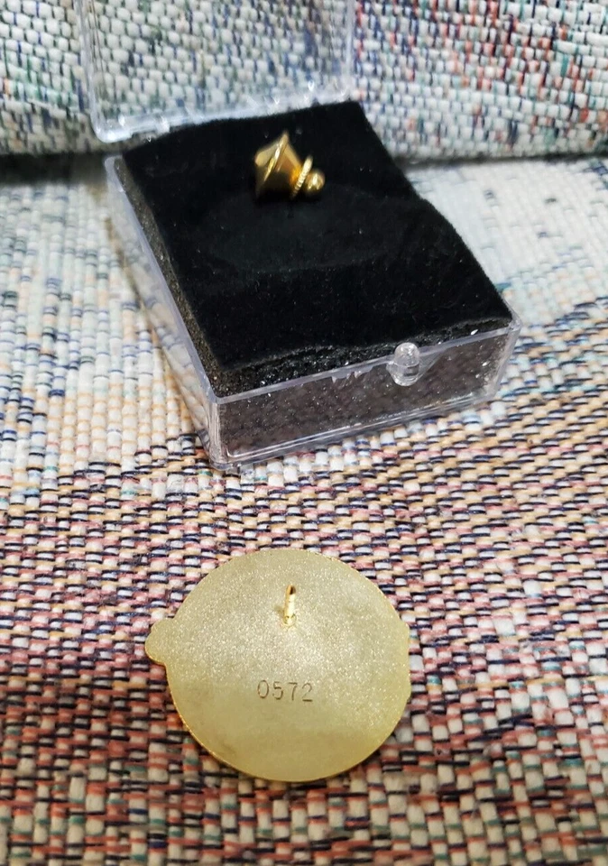 2001 Kirby Puckett Baseball HOF Induction Press Pin and Program + Winfield & Maz - Image 3 of 4