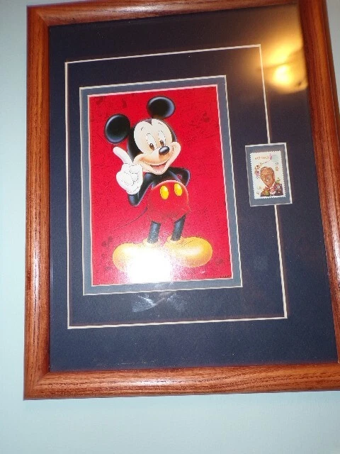 Arte de estampilla postal enmarcada de Mickey Mouse con sello de Walt Disney de 6 centavos 10 x 13 Foto 2 de 3