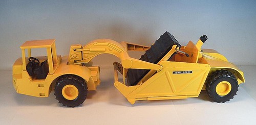 Ertl Toys 1/16 John Deere Scraper / movimento terra IMBALLO ORIGINALE #2697 - Foto 2 di 7