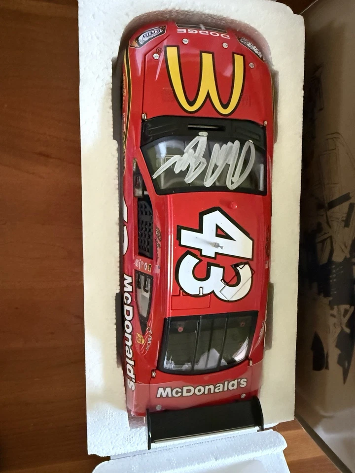 Reed Sorenson 43 McDonald's 2009 autografiado 1/24 campeón del CFS Nascar raro Foto 2 de 4